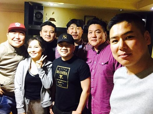 “Хайрыг гэрчил” жүжгийн дууг Б.Замбалгарав, А.Хишигдалай нар дуулжээ